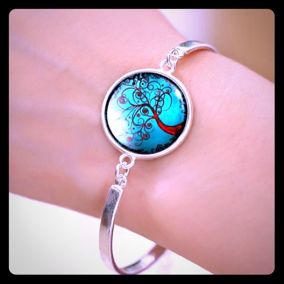 Jewelry - Tree of Life silver bracelet. FREE gift included.